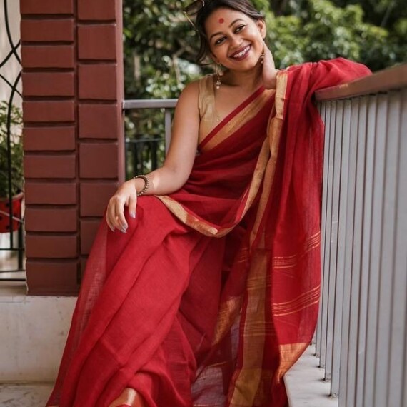 http://www.rivierafashion.in/products/pure-linen-saree