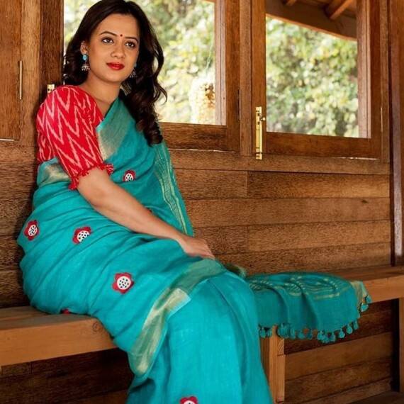 http://www.rivierafashion.in/products/handwoven-pure-linen-saree-8