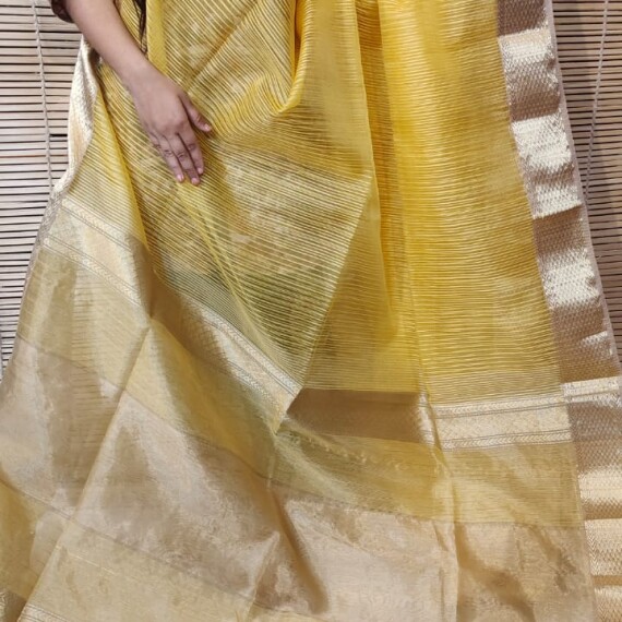 http://www.rivierafashion.in/products/maheshwari-katan-silk-saree